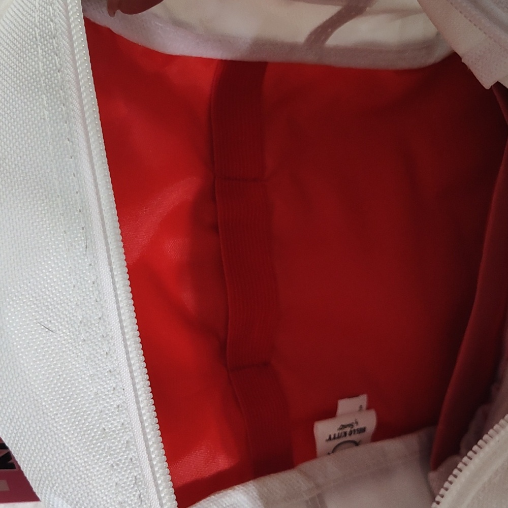 Hello Kitty White and Red Mini Backpack - Picture 3 of 4